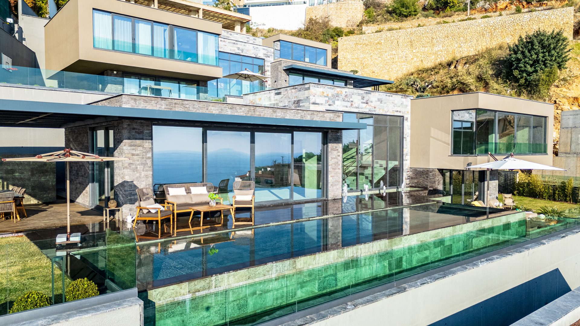 Luxury Villa with Panoramic Sea Views and Alanya Castle Views in Bektaş