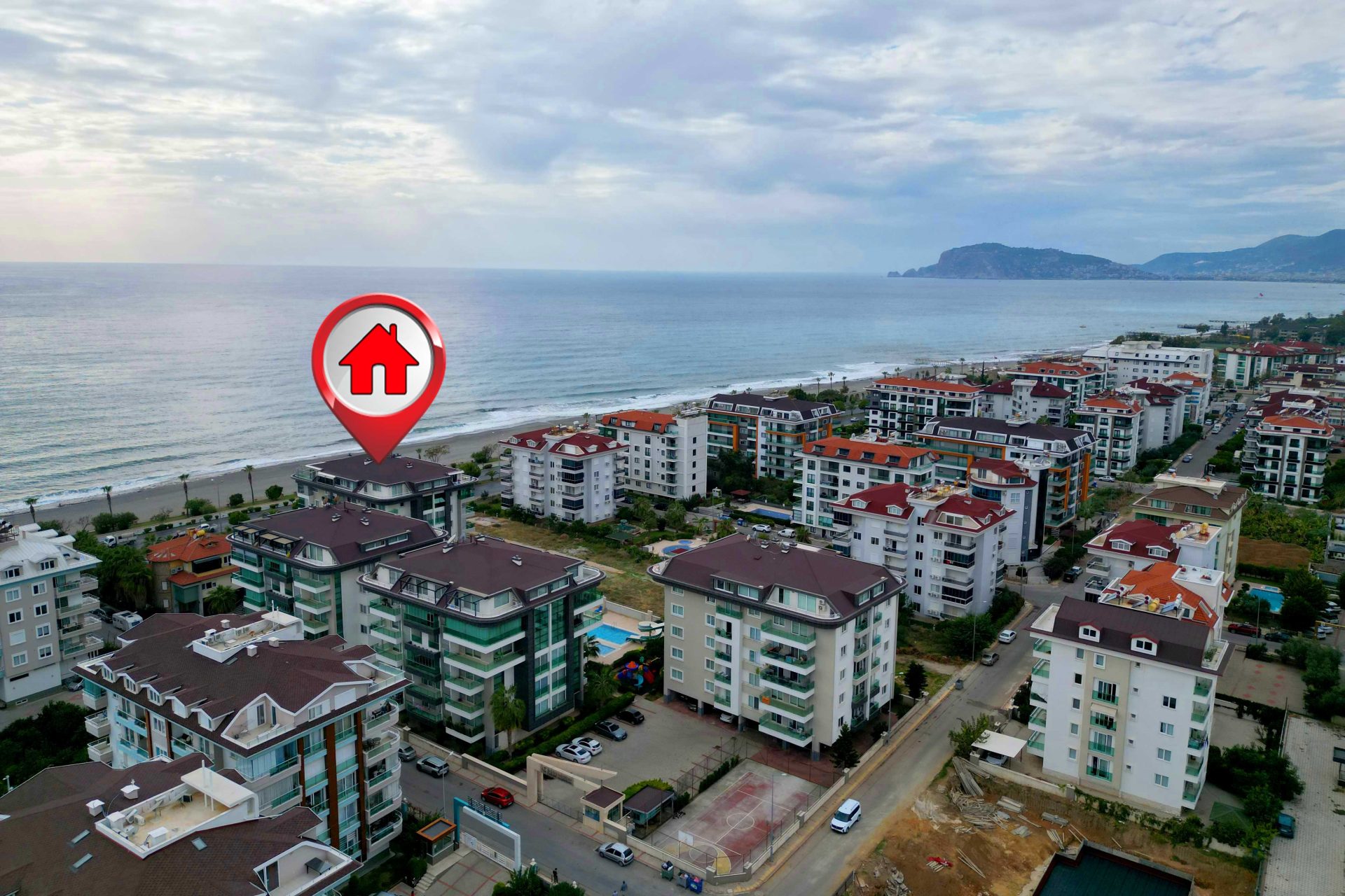Furnished 1+1 Apartment on the First Line by the Sea in Kestel, Alanya
