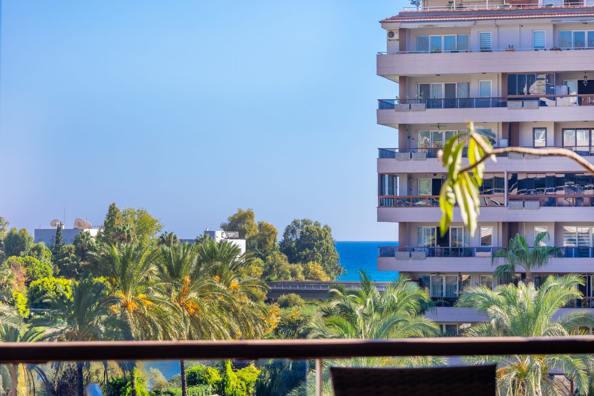 Tosmur'da Nehir Kenarında Satılık 2+1 Eşyalı Daire