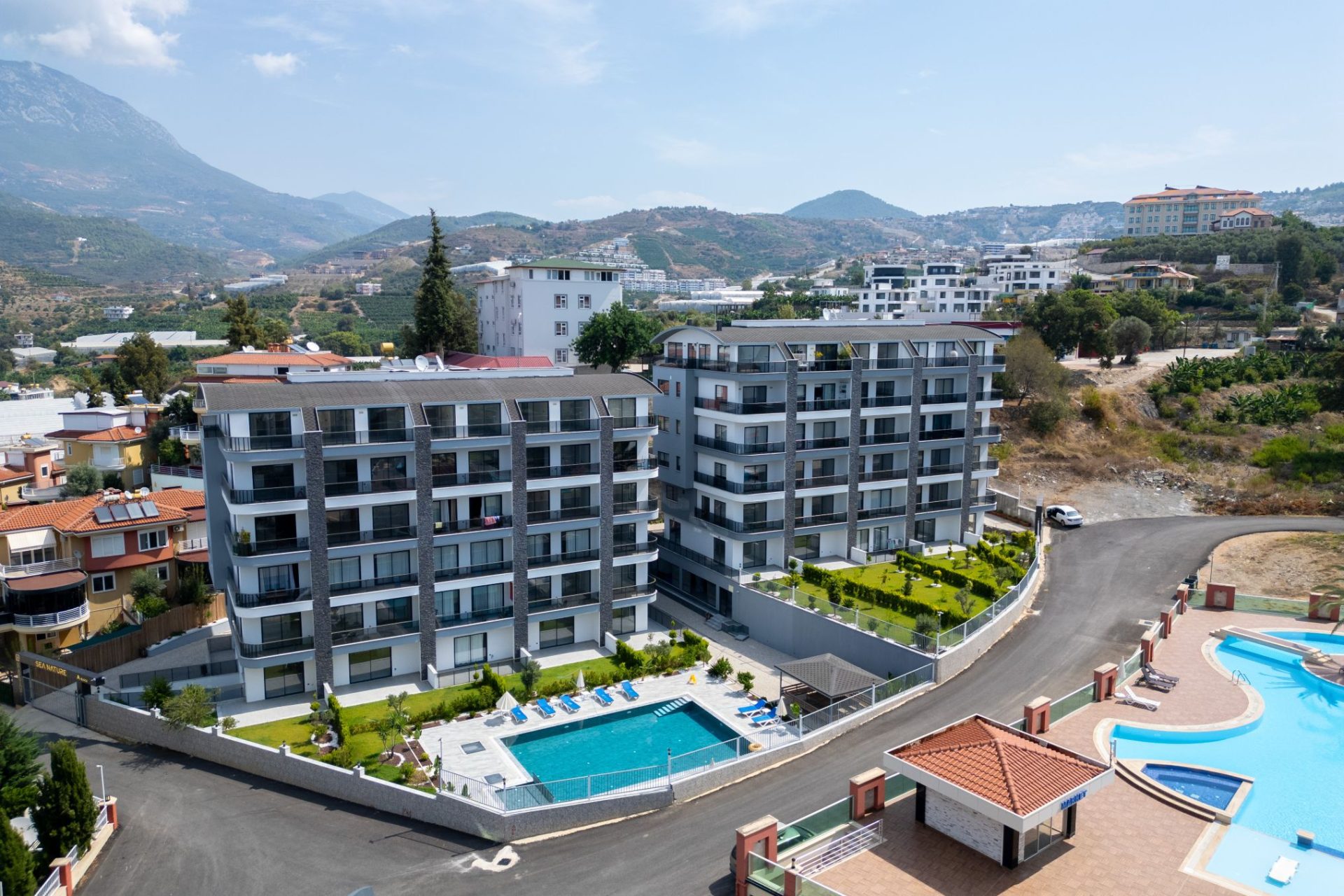 New 1+1 Apartment in a Residential Complex in Kargicak, Alanya