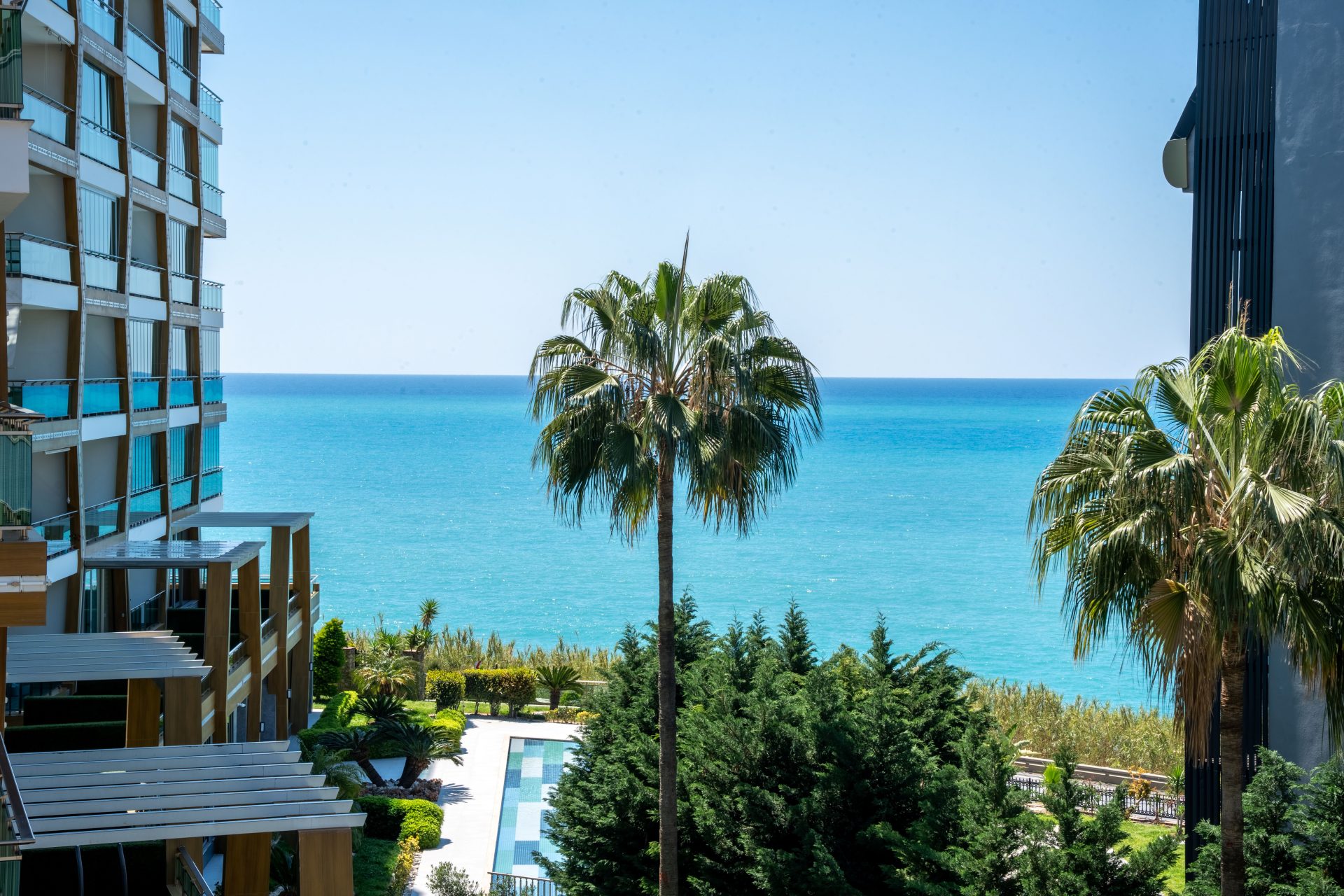 2+1 Apartment on the First Seafront Line in Kargıcak