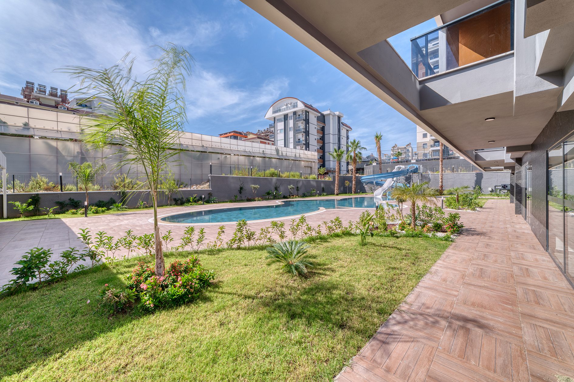 New Apartments in a Residential Complex Surrounded by Nature in Avsallar, Alanya