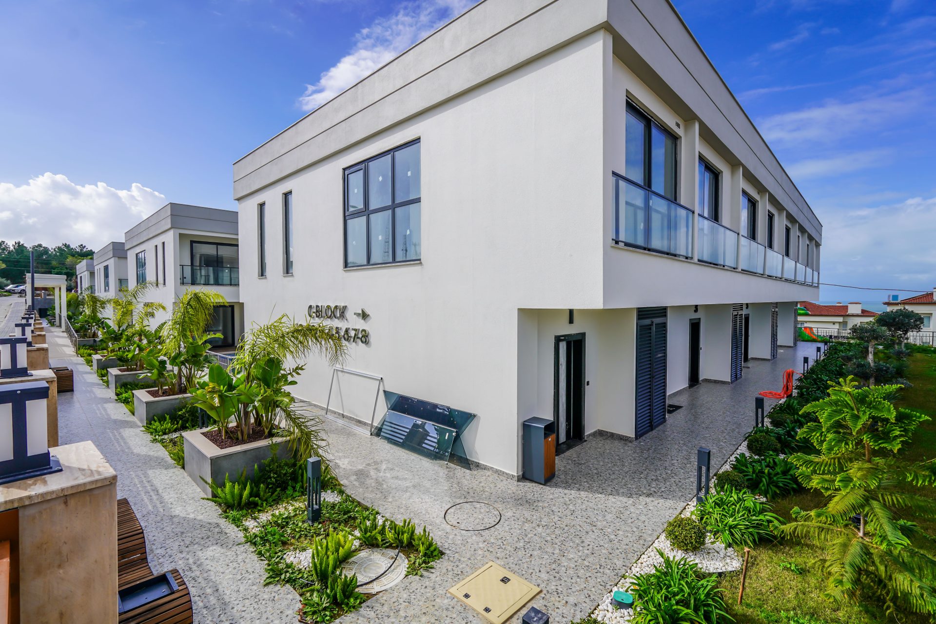 Ready-to-Move-In 2+1 Duplex Apartments Near the Sea in Konaklı, Alanya