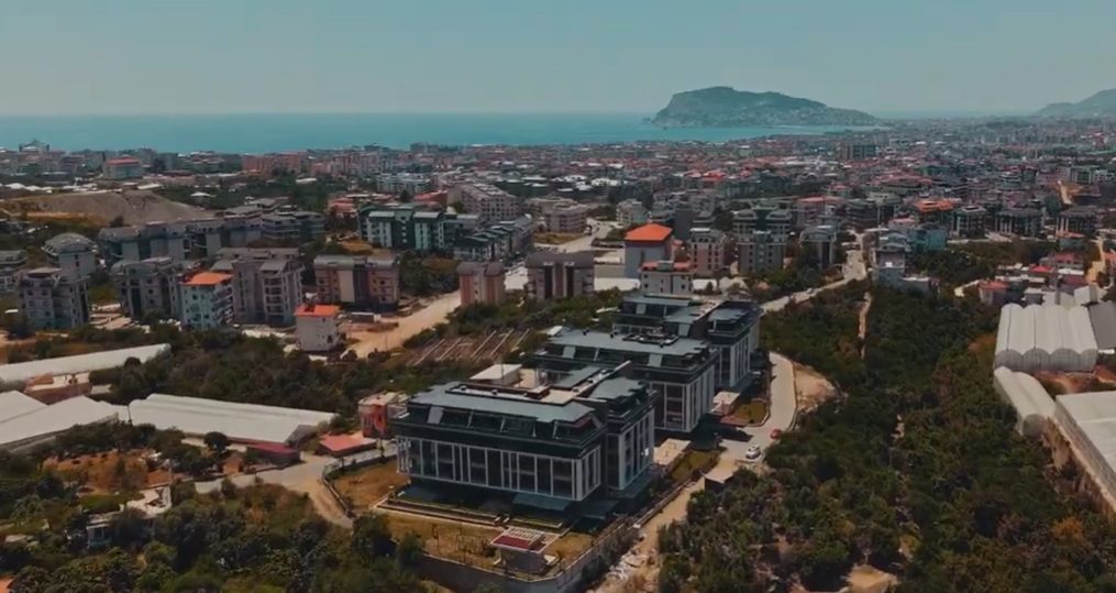 Apartments in a Residential Complex with Premium Amenities in Oba, Alanya