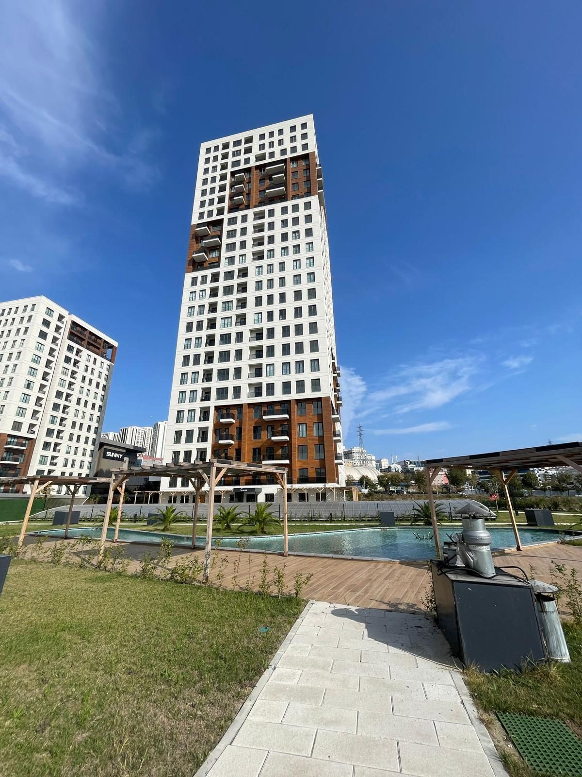 Apartments in a Modern Residential Complex in Esenyurt, Istanbul